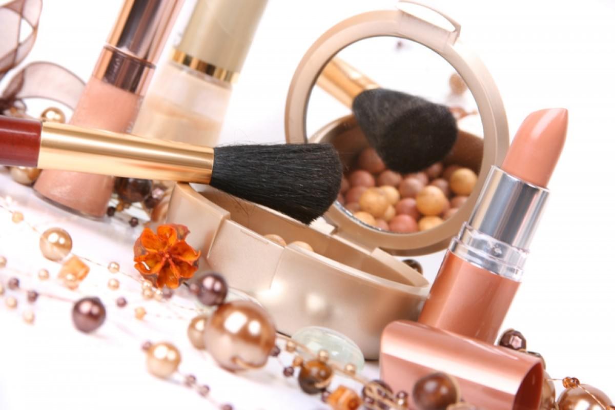  товары косметического и парфюмерного назначения